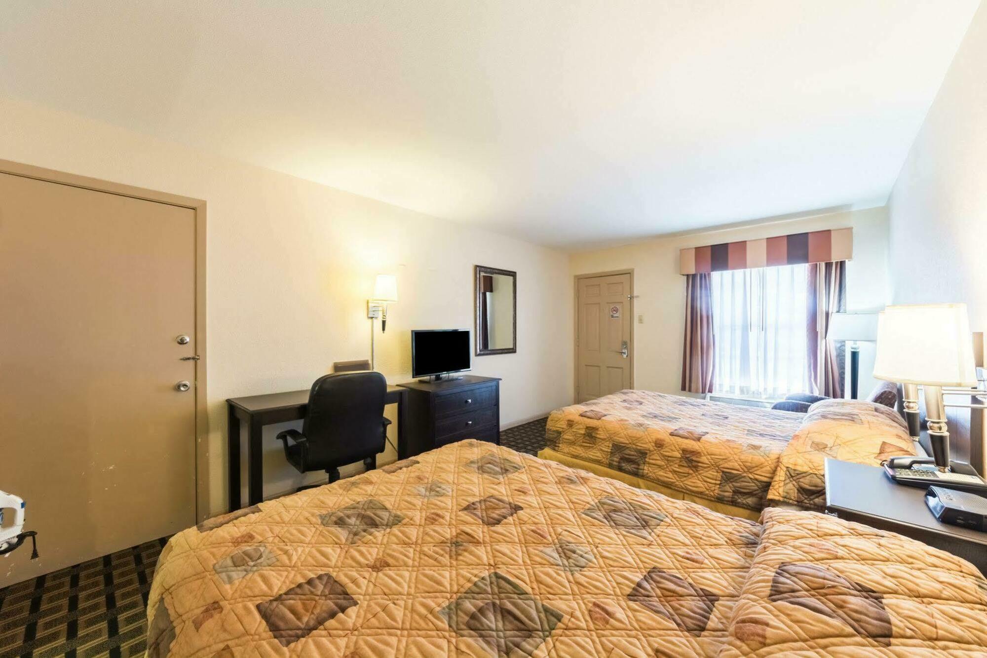 Rodeway Inn University Austin Bagian luar foto